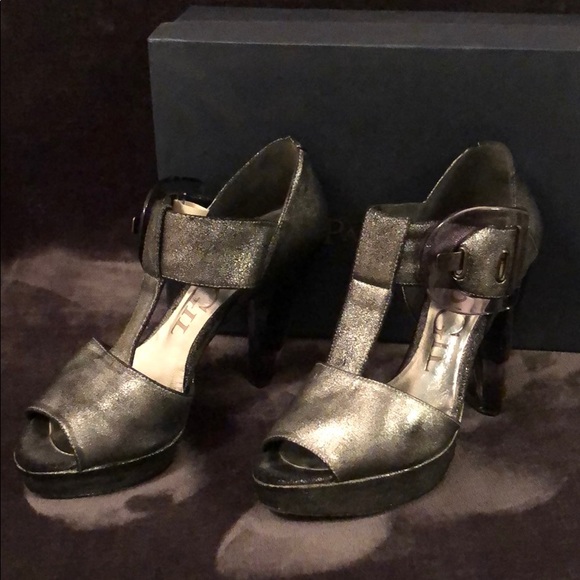 Shoes - Picture 1 of 5